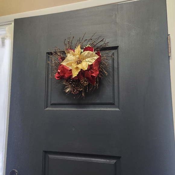 Beautiful Floral Wreath Holiday Christmas Home Decor Handmade Pinecones Small - Picture 4 of 4